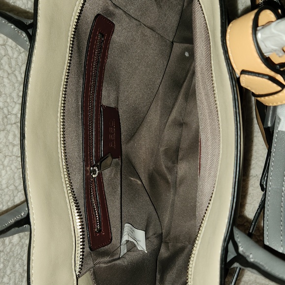 Reed Color-Block Purse - Picture 6 of 7